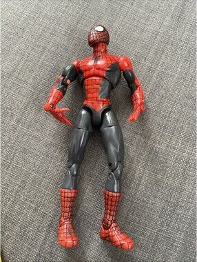 2002 Toybiz Poseable Spider-Man Magnetic Feet Figure Marvel Legends